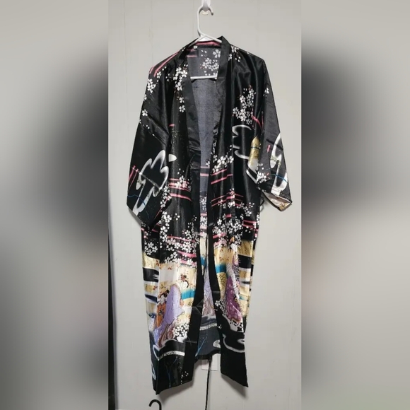 NIP Stunning Black Silky Geisha Style Robe - Picture 13 of 13